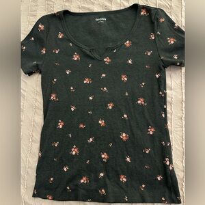 Gray ditsy floral stretchy shirt